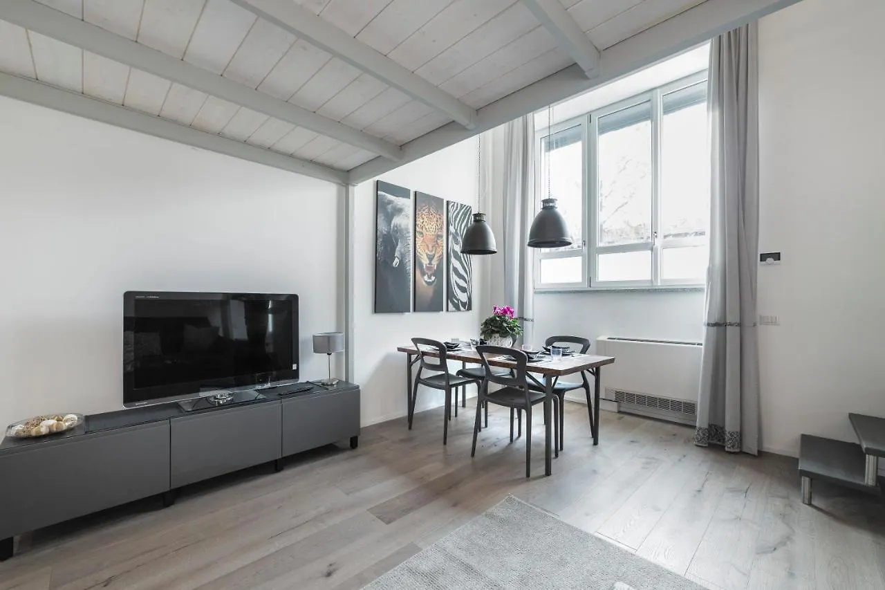 La Pampa New & Fully Refurbished Apt Apartment Milan